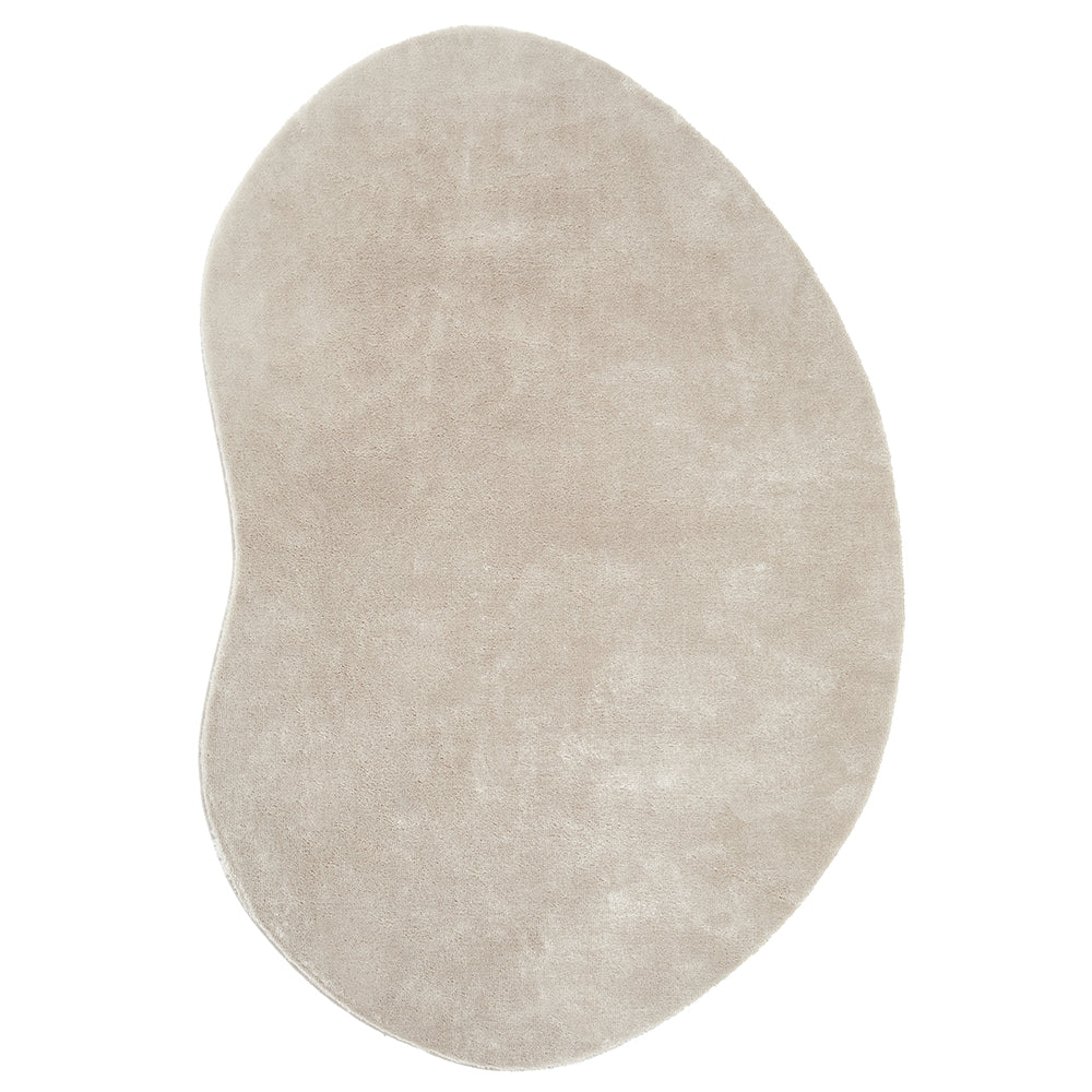 Soft Minimalism with an Organic Silhouette